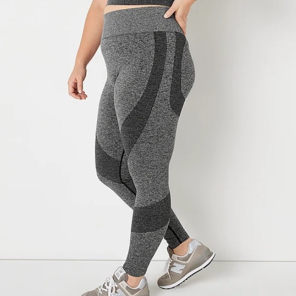 PINK Victoria’s Secret Seamless Workout Tight - Picture 5 of 9